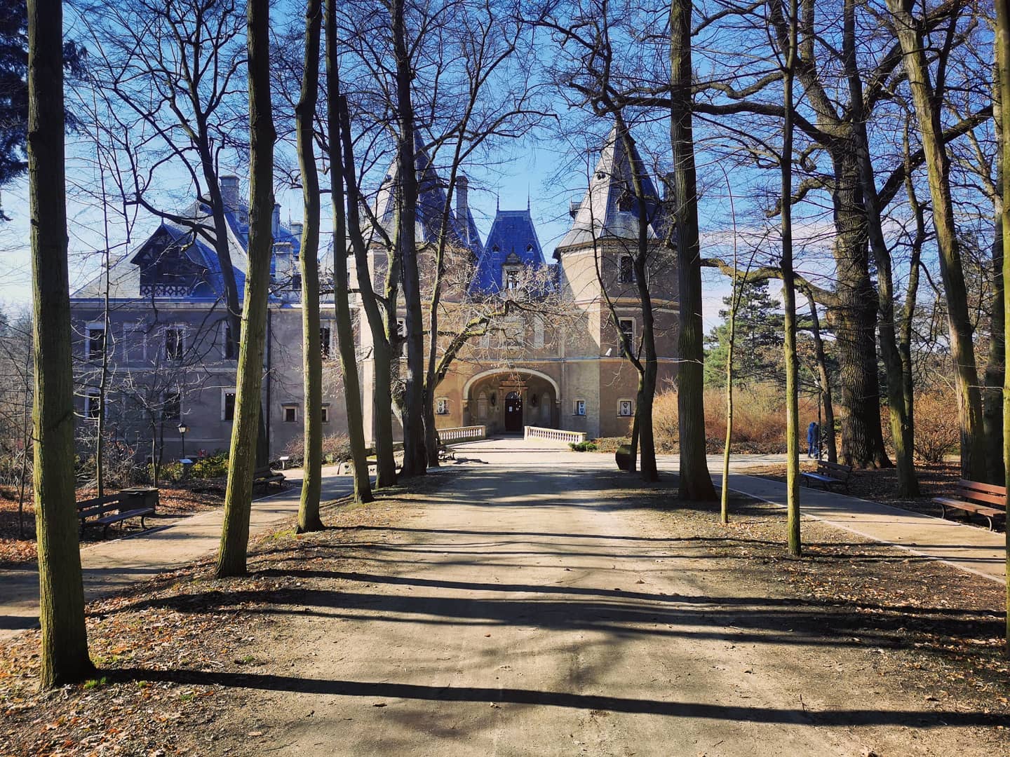 The photo shows Zamek i Park w Gołuchowie