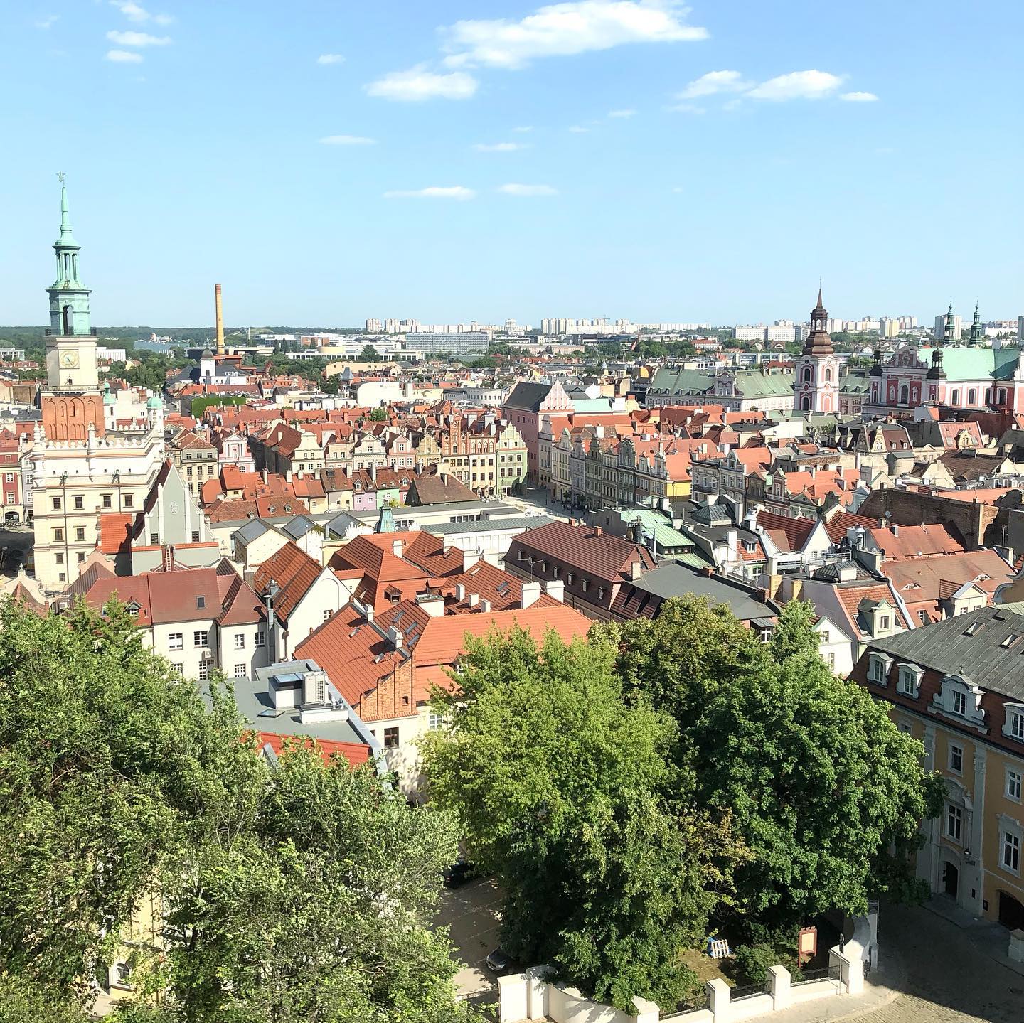 The photo shows Zamek Królewski w Poznaniu