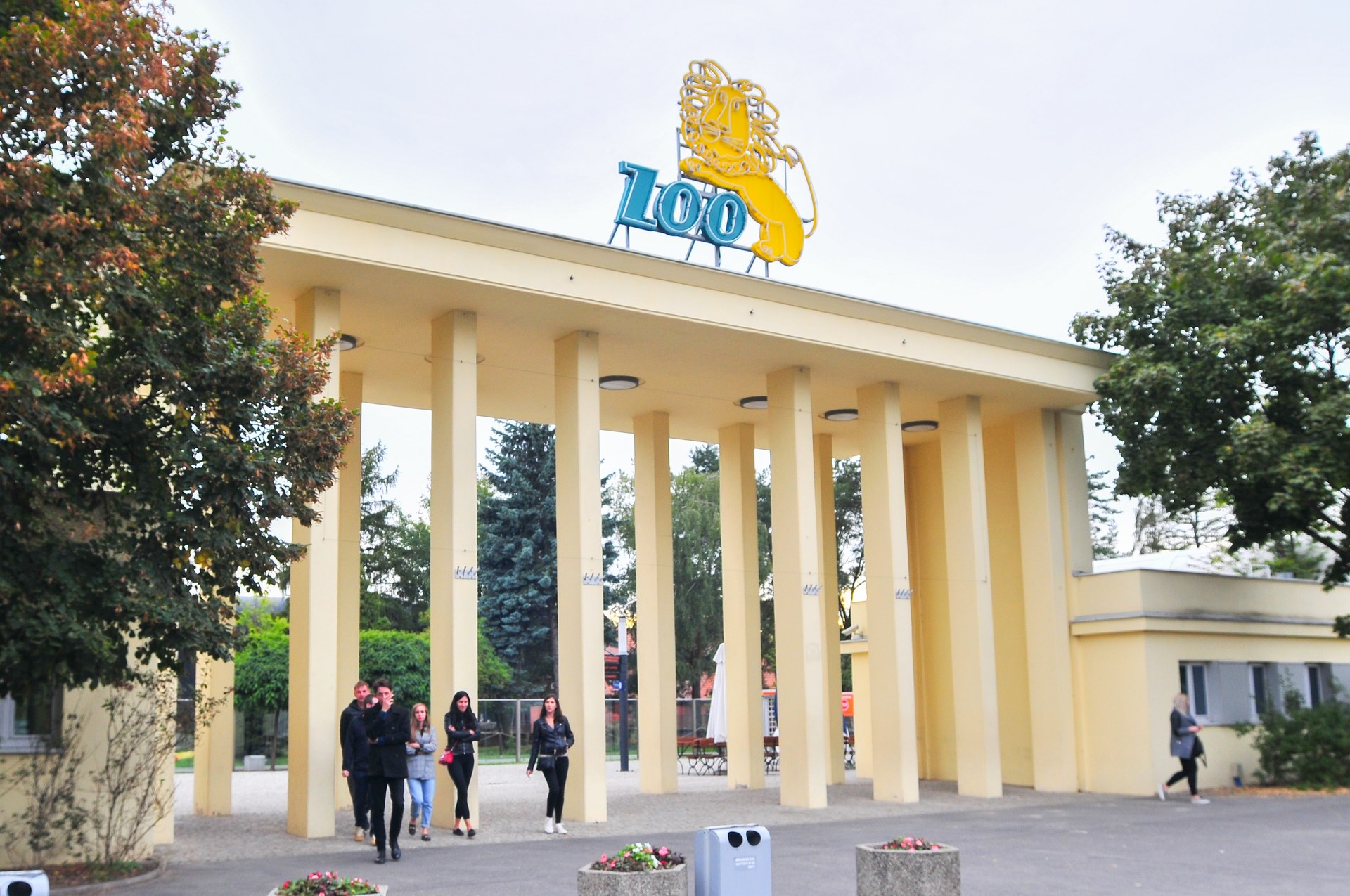 The photo shows ZOO Wrocław