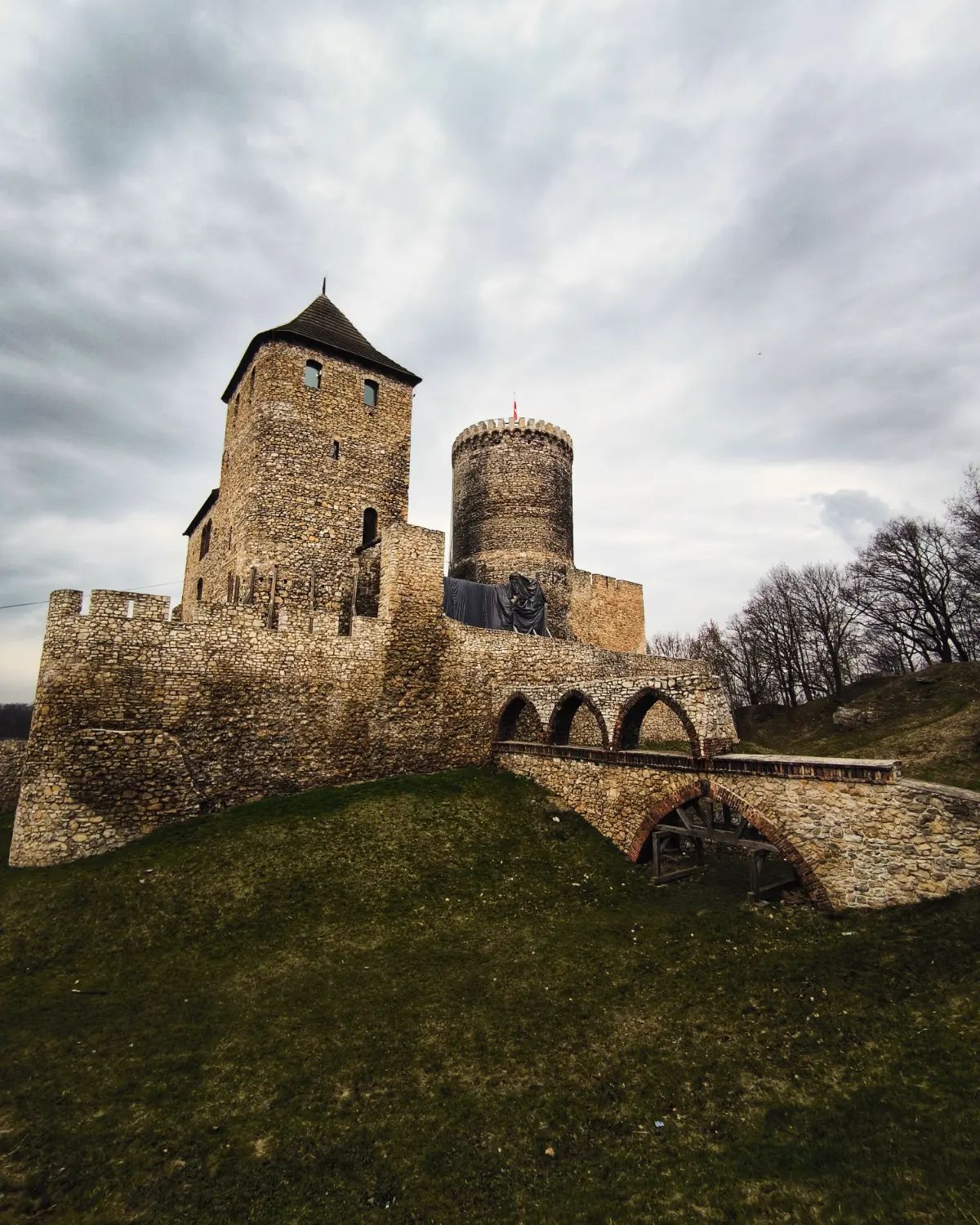 The photo shows Zamek w Będzinie